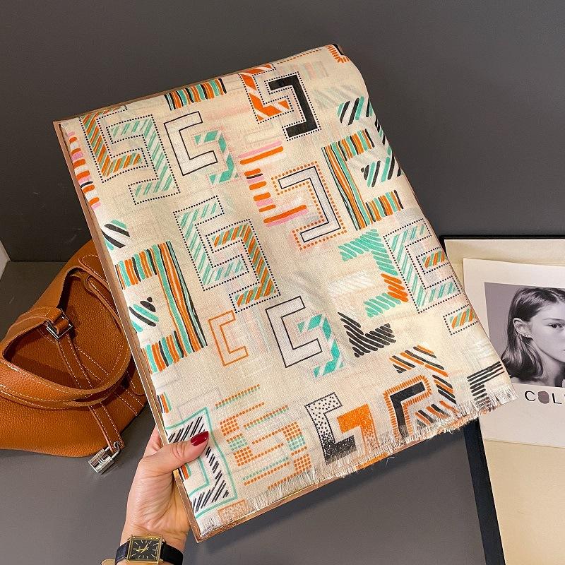 Designer Marke Frauen Schal Klassischer Druck Dame Schals Baumwolle Gefühl Weiche Übergröße Hijabs Neck Stirnband Quaste Foulard