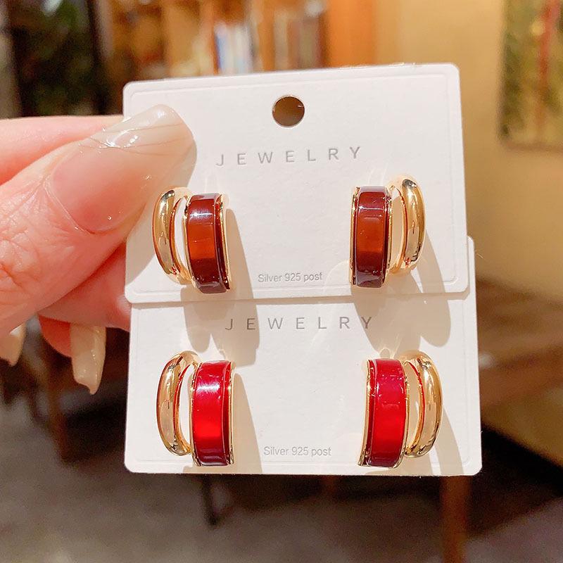 Elegant Minimalist Curved Stud Earrings: Women's Fashion Silver Needle Niche Design, Versatile and Trendy