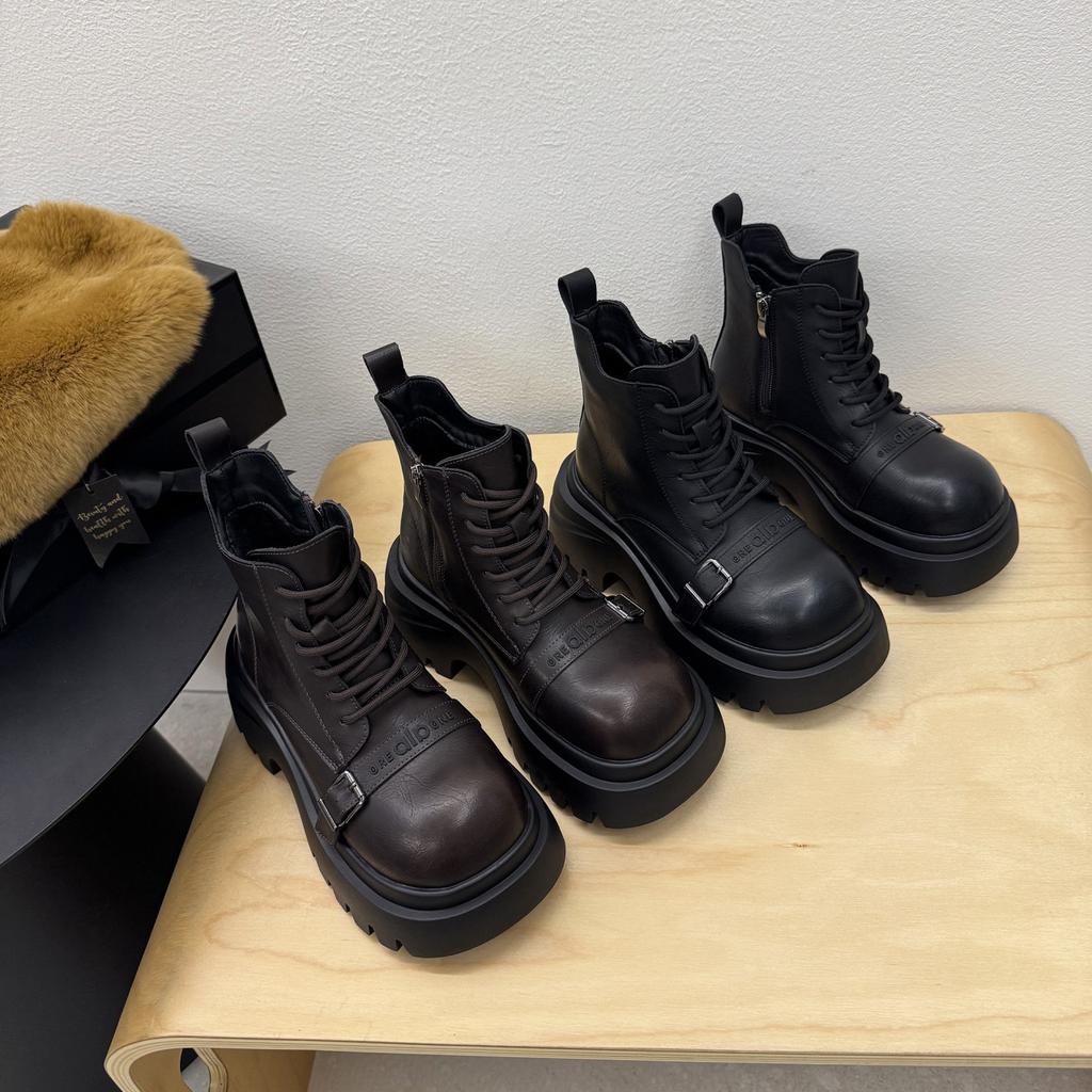 [Fanfna] 2025 Autumn New Fashionable Versatile British Style Thick-soled Small Man Increases Height Martin Boots Women's Niche