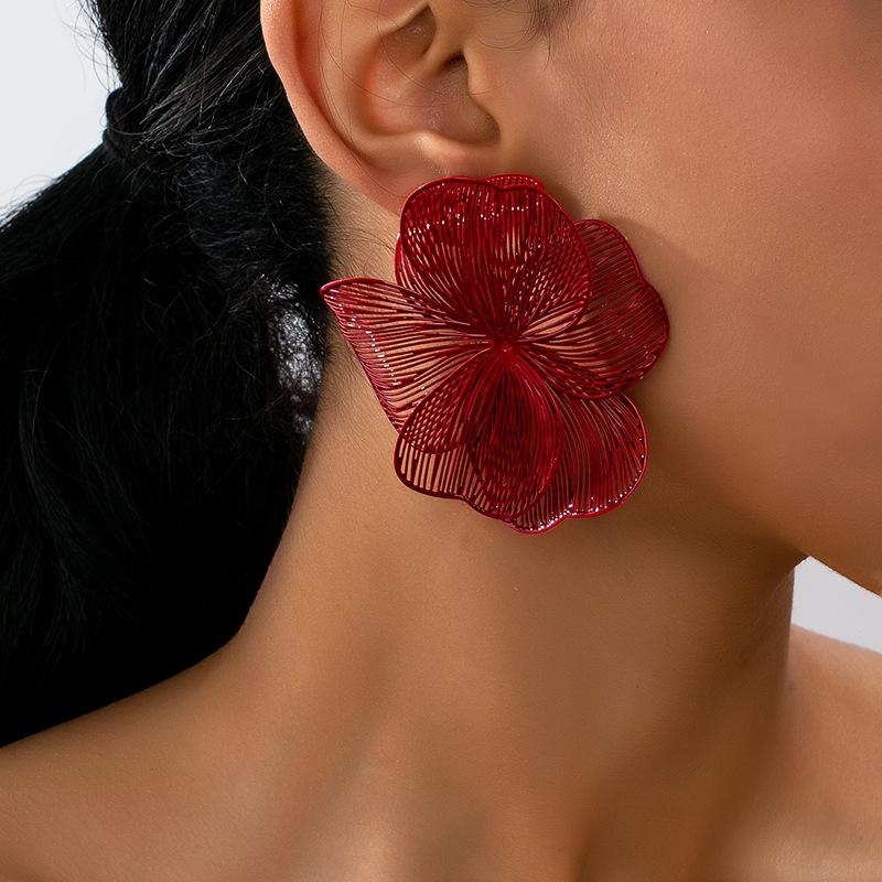 1 Pair Vintage Elegant Metallic Gold Textured Floral Pendant Earrings, Suitable For Women's Daily, Party, Holiday, Gift