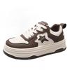 Super angesagte kleine weiße Schuhe für Damen 2025 neu Frühling und Herbst dicke Sohle Schuhe vielseitige schwarz-weiße Sterne Panda Schuhe ins Tide