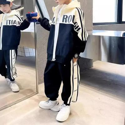 Tenue de printemps et d'automne cool pour garçons, vêtements pour enfants, costume tendance sur le Web, style populaire sur les réseaux sociaux pour garçons