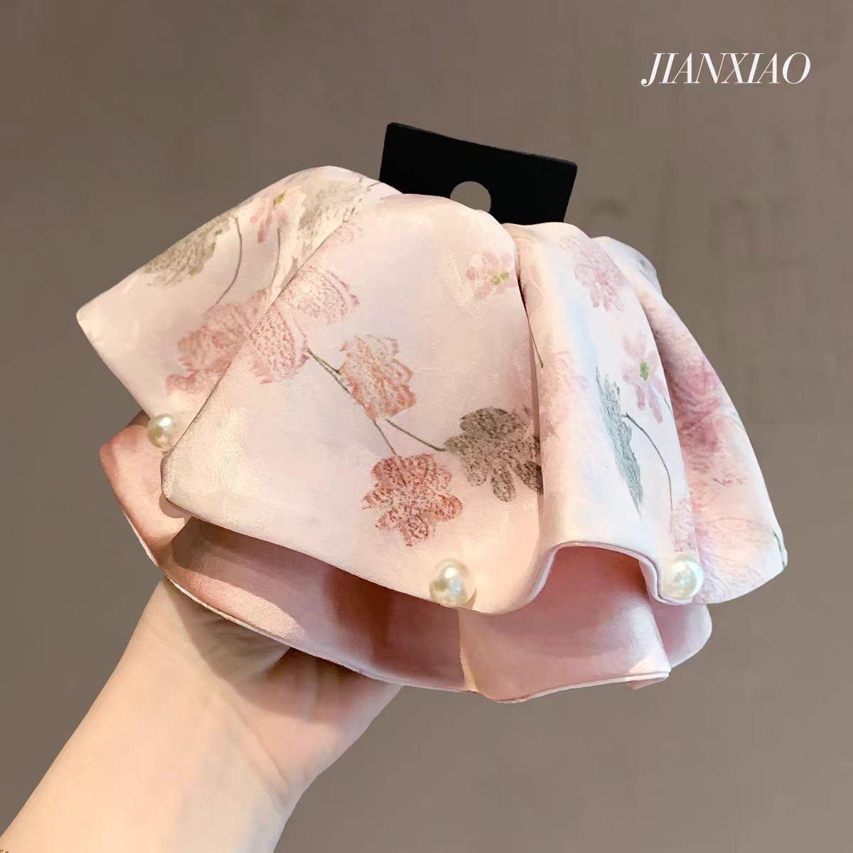 

Elegant printed satin and pearl ponytail clip, a gentle and sophisticated hair clip for updos, a vintage-style claw clip for the