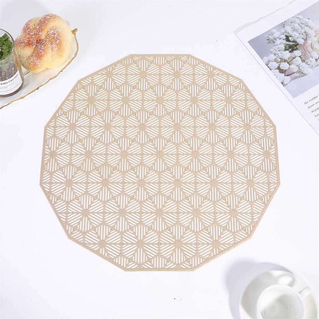 Złota ażurowa podkładka z PVC o nieregularnym poligonalnym kształcie: Izolacja cieplna, antypoślizgowa podkładka stołowa na sztućce i do dekoracji restauracji