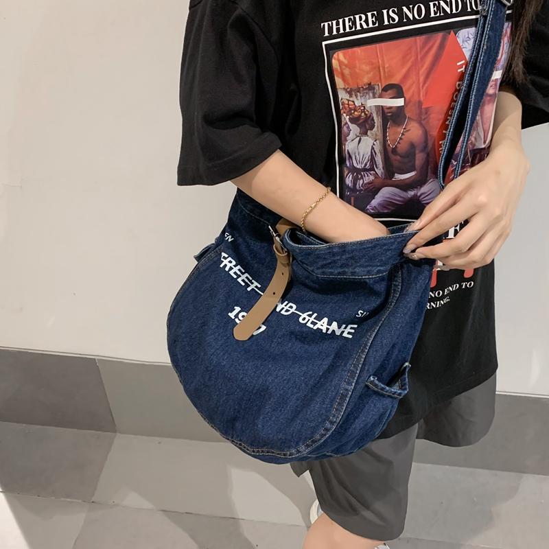 Crossbody-väska med stor kapacitet Kvinnlig jeansväska Bokstavsväska Student axelväska