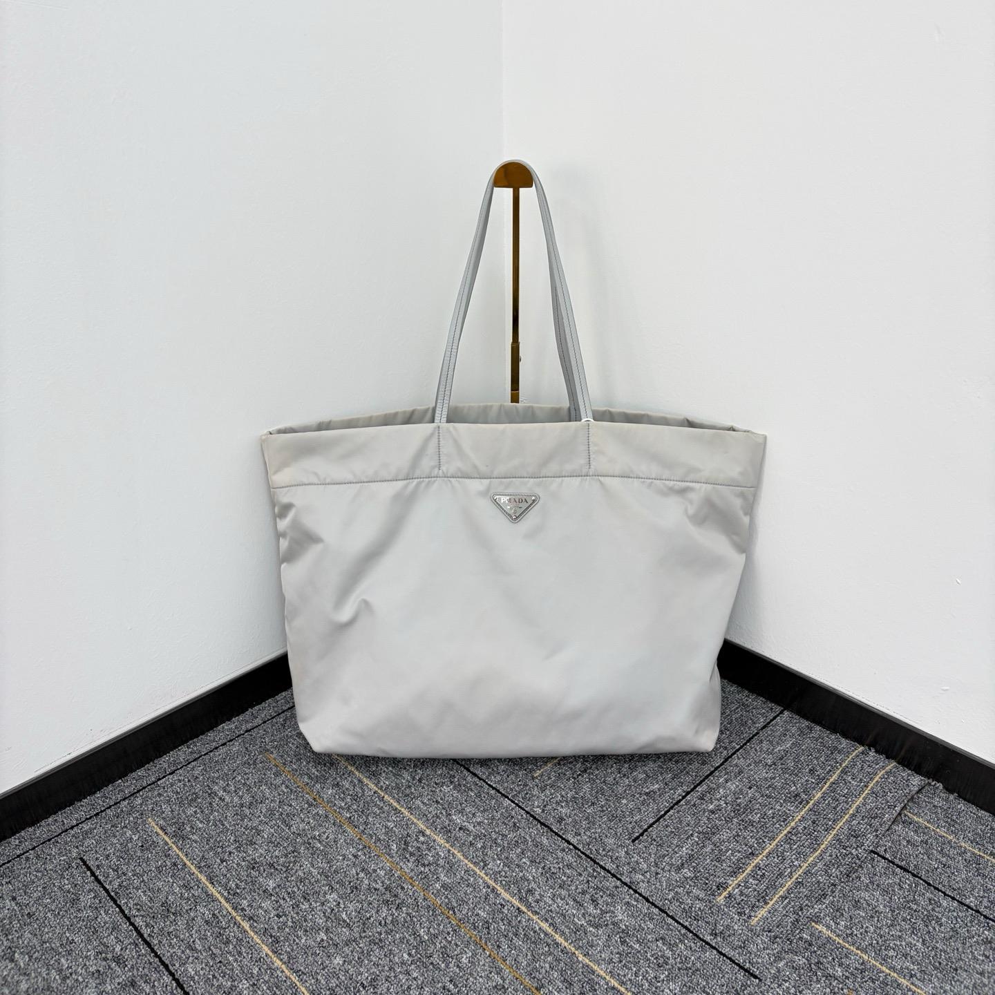 [Pre-Owned] Re-Nylon Tote Bag - Fair #2ZZ5RR ONE SIZE