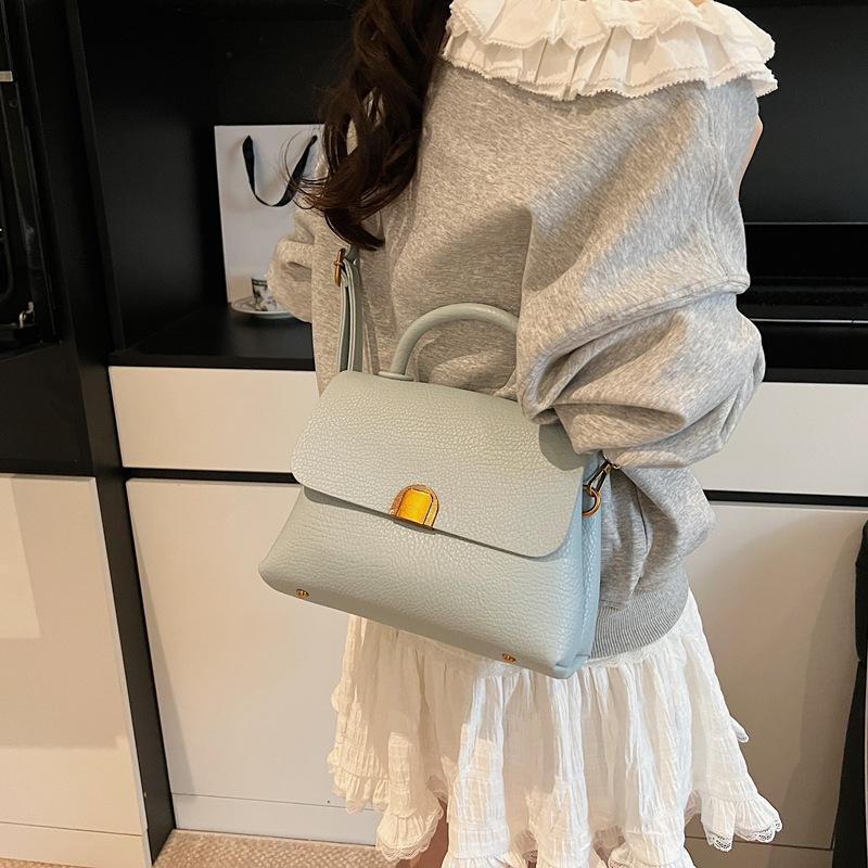 New Messenger Small Square Bag Women's 2025 Summer Korean Version Simple Foreign Style Fashion Commuter Shoulder Bag Portable Women's Bag