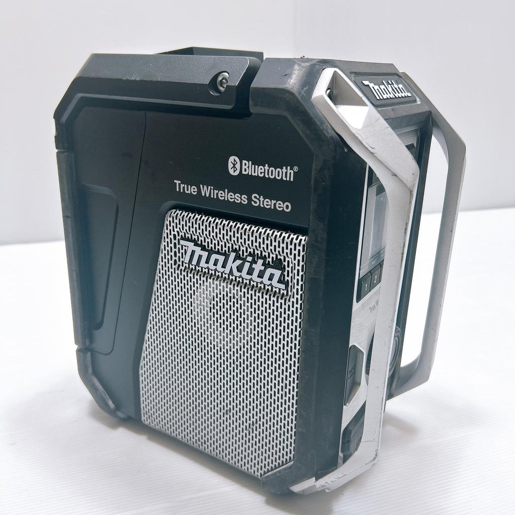 Makita Cordless Compatible and Charger Sold MR113B Radio, Black, 10.8V/14.4V/18V [Body Only/Battery Separately]