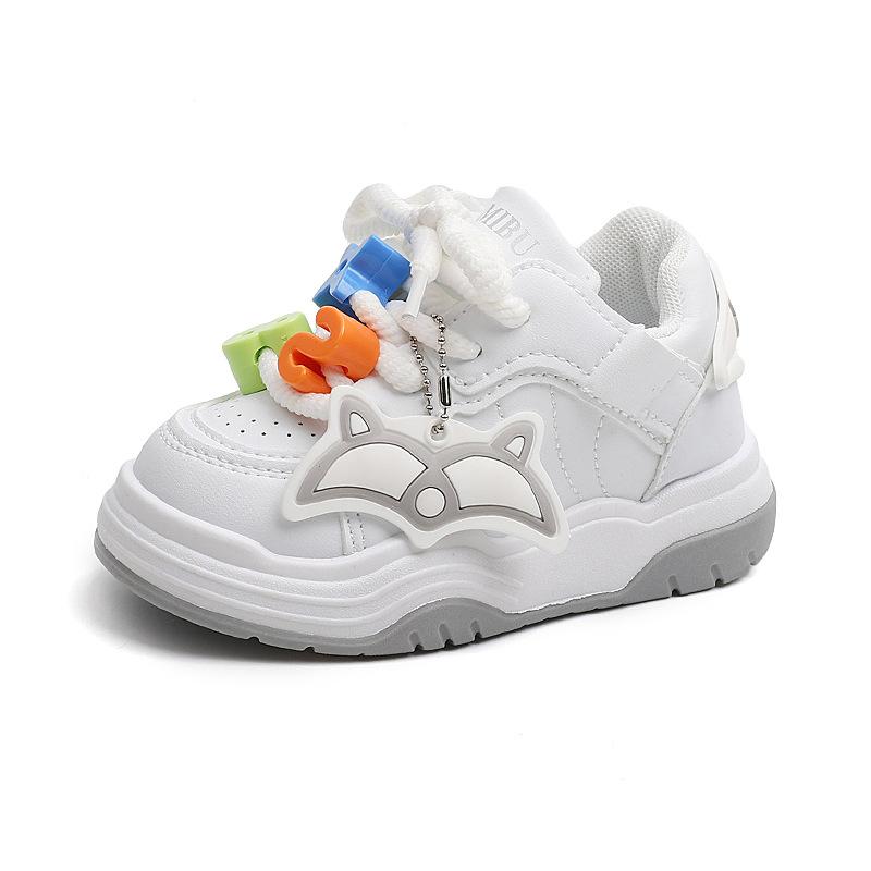Children's sports shoes 2025 autumn new girls cartoon bread shoes lightweight boys casual shoes board shoes baby shoes