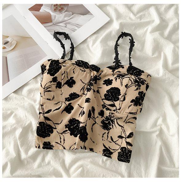 

Жіноча майка-камісоль солодка приталена з нагрудними подушечками квітковий принт на бретелях жіночі топи