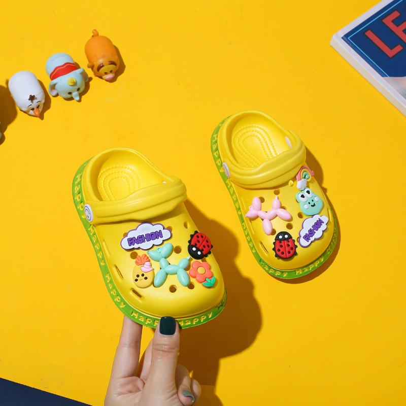 Sandały dziecięce Letnie sandały plażowe Cartoon Baotou Hole Buty Dziecięce ultralekkie miękkie podeszwy Małe dziecięce sandały dziecięce