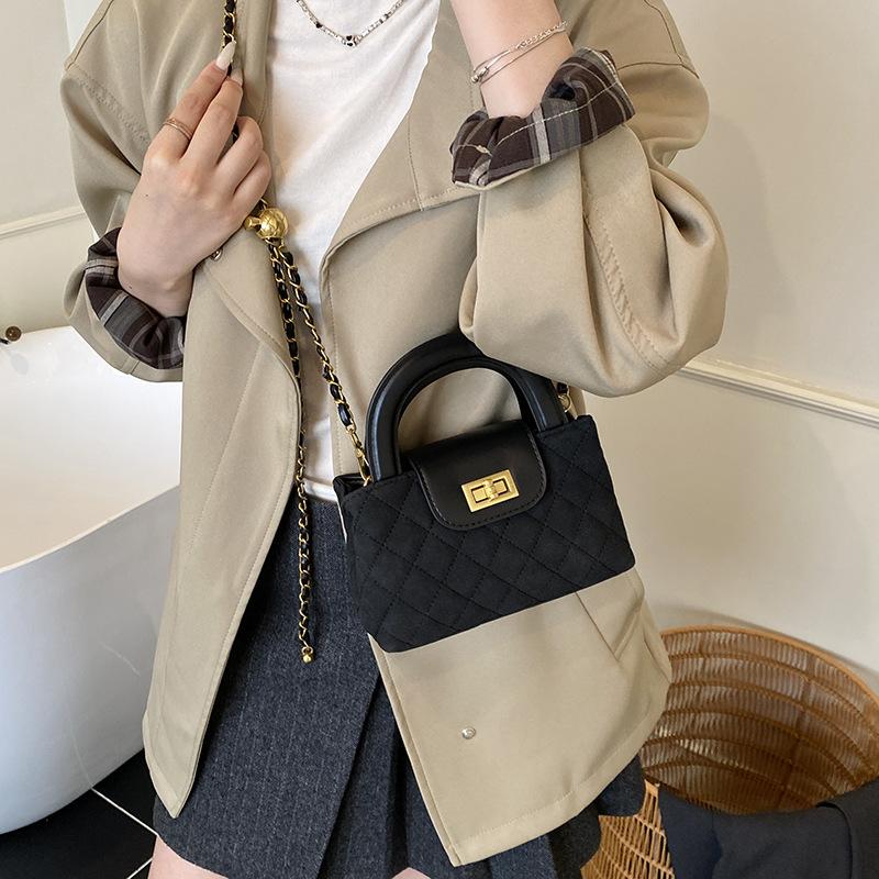 Lingge Chain Bag Women's 2025 New Autumn Retro Fashion Handbag Niche Commuter One-shoulder Crossbody Bag