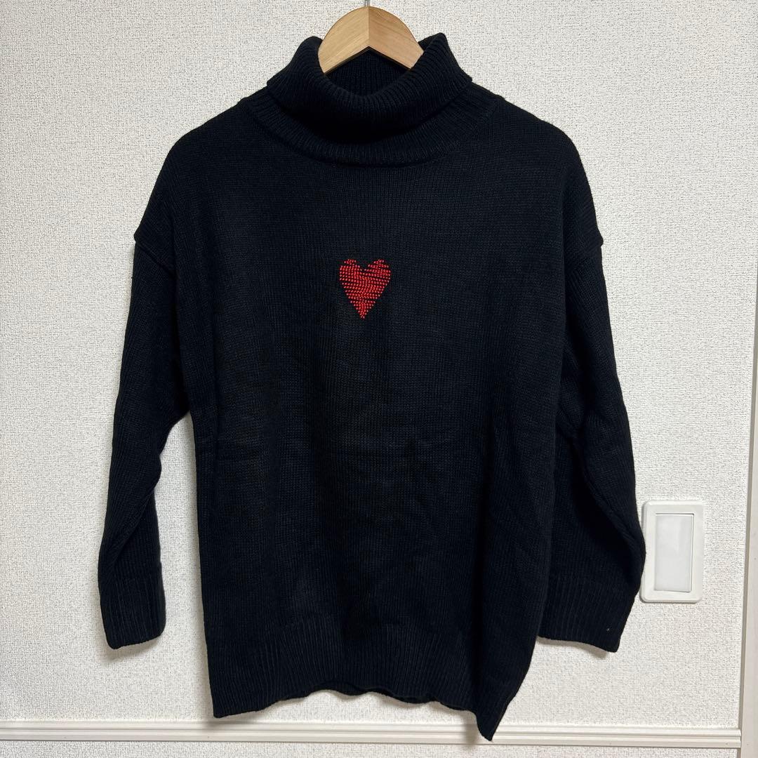 [USED] NEOS addictive design heart embroidered turtleneck