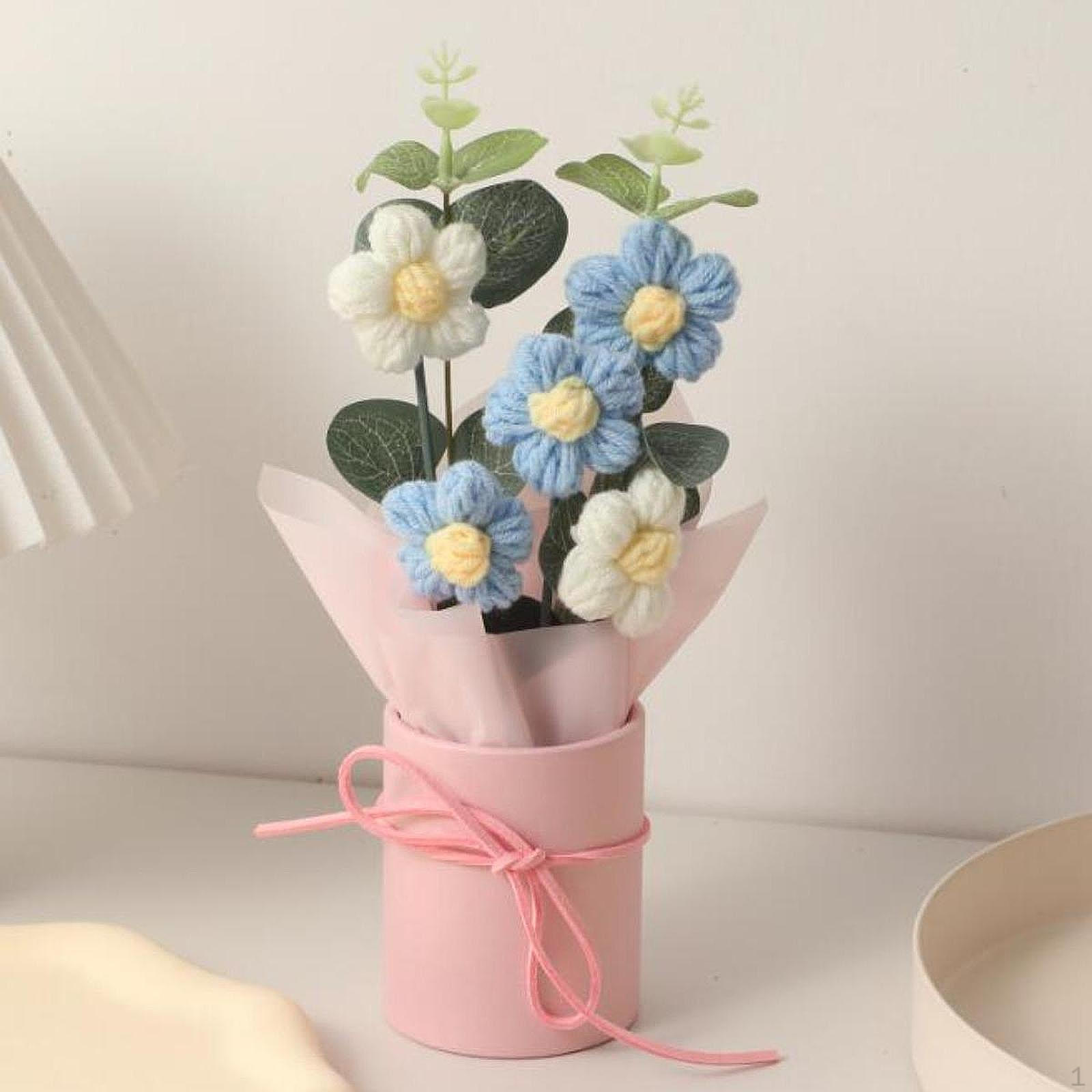 

Вязаный крючком букет искусственных цветов милый завершенный ручной работы вязаный для синий