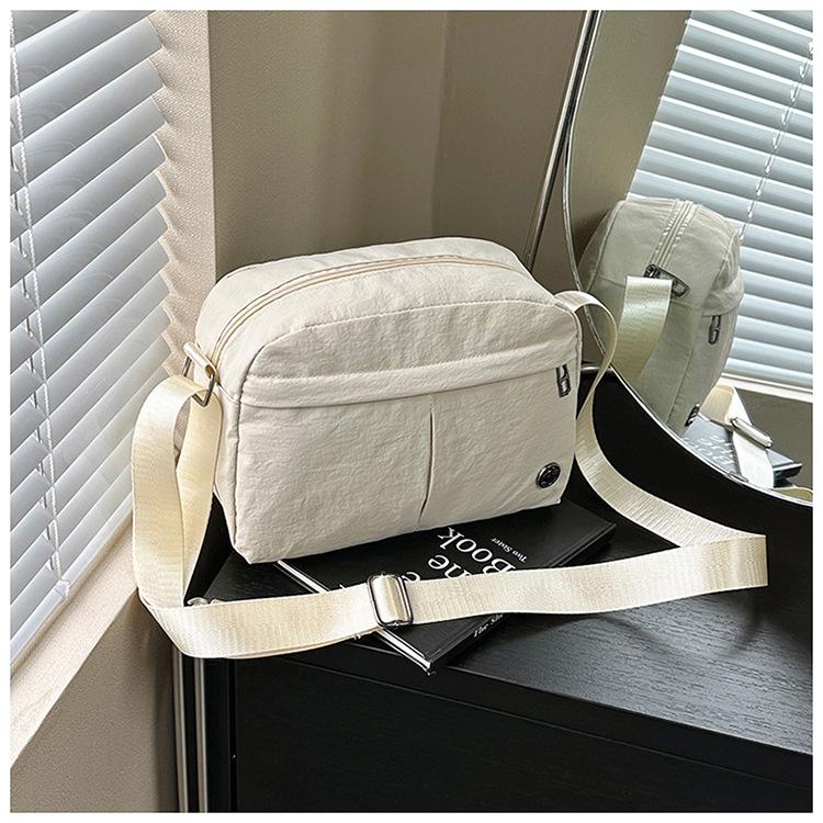 

Маленькая квадратная сумка женская нейлоновая универсальная легкая нишевая милая крутая тканевая сумка парный тренд кэжуал на одно плечо через плечо one size fits all