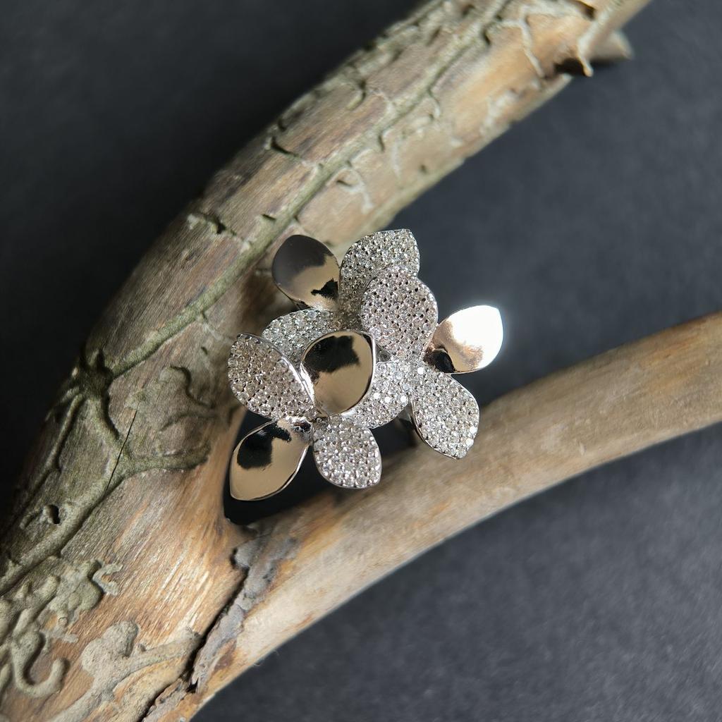 Silver Ring with Cubic Zirconia, Item Weight 9.94 G (2192848)