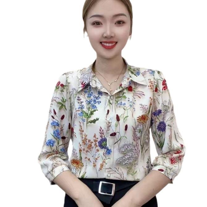 Mom's Floral Seven-Sleeve Blouse - 2024 Summer Collection: Stylish Loose-Fitting, Slimming Top for Middle-Aged Women.
