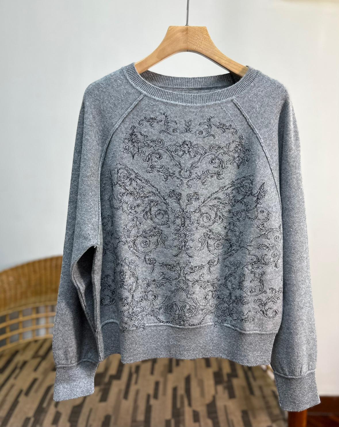 

Exquisite Embroidered Butterfly Knit Sweater: High-Quality Round Neck, Long Sleeve, Autumn/Winter Fashion for Women Medium