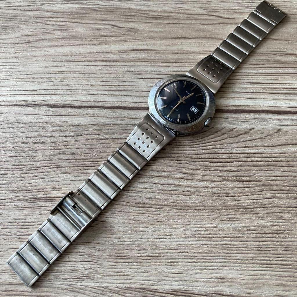 Used TIMEX hand-wound analog wristwatch