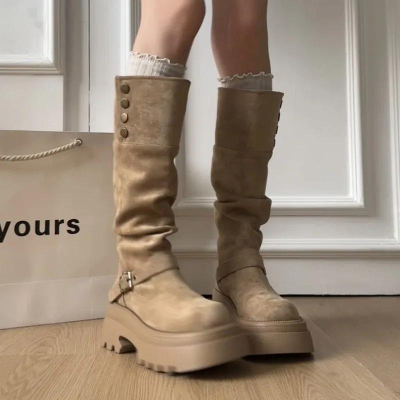 

Ковбойские замшевые полусапоги на среднем каблуке, современные ботинки с заклепками, круглый носок, женская обувь на распродаже 2025, модные однотонные слипоны в стиле панк, женские ботинки 40