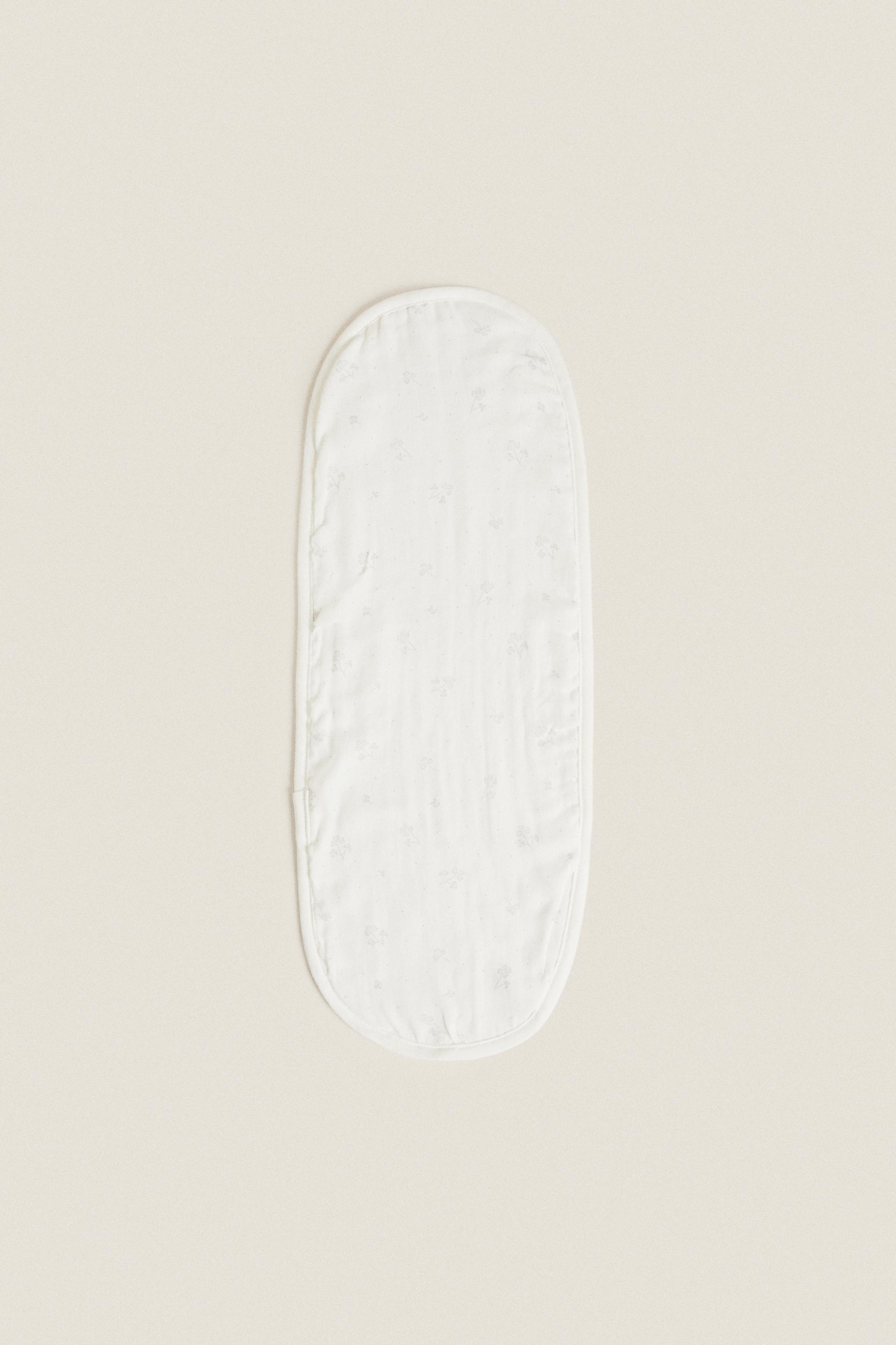 

MUSLIN CLOVER SHOULDER BIB