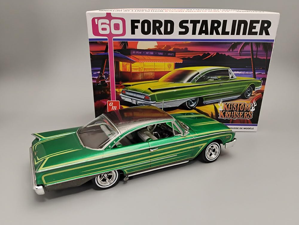 AMT 1/25 Custom Cruiser Series 1960 Ford Starliner Custom Plastic Model Kit AMT1472 (Car)