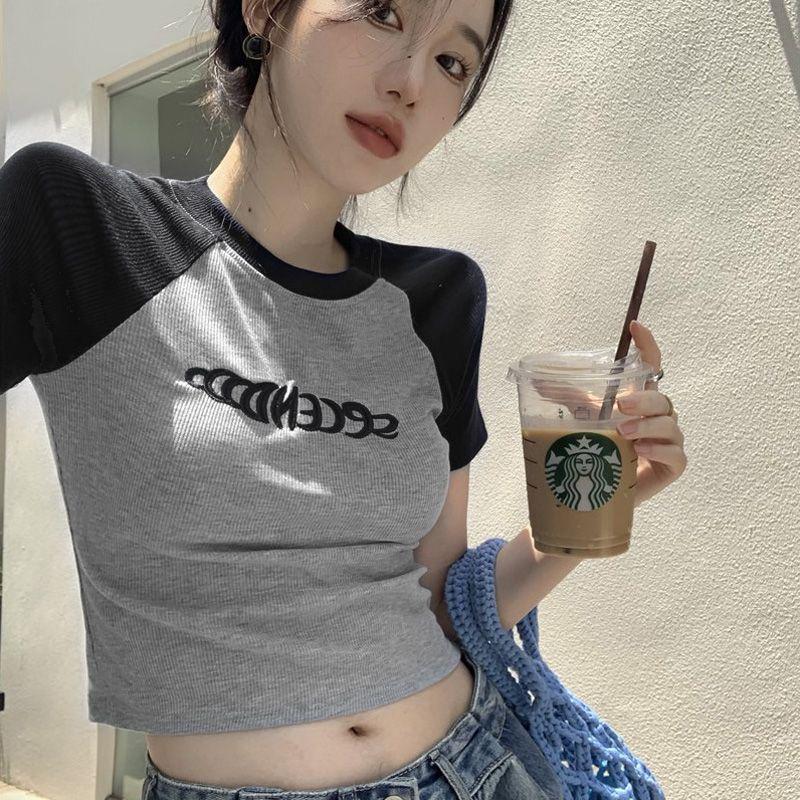 

Женская хлопковая футболка с коротким рукавом и цветными блоками, коллекция лето 2025, приталенный миниатюрный крой Extra Large