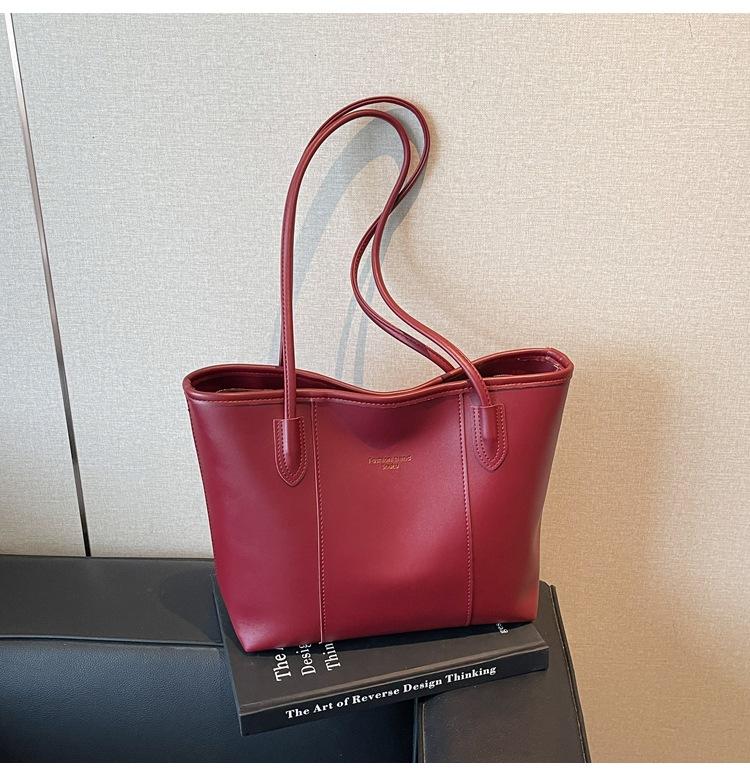 

Retro niche tote bag women s 2025 summer new large-capacity high-end simple shoulder bag for class commuter bag красный