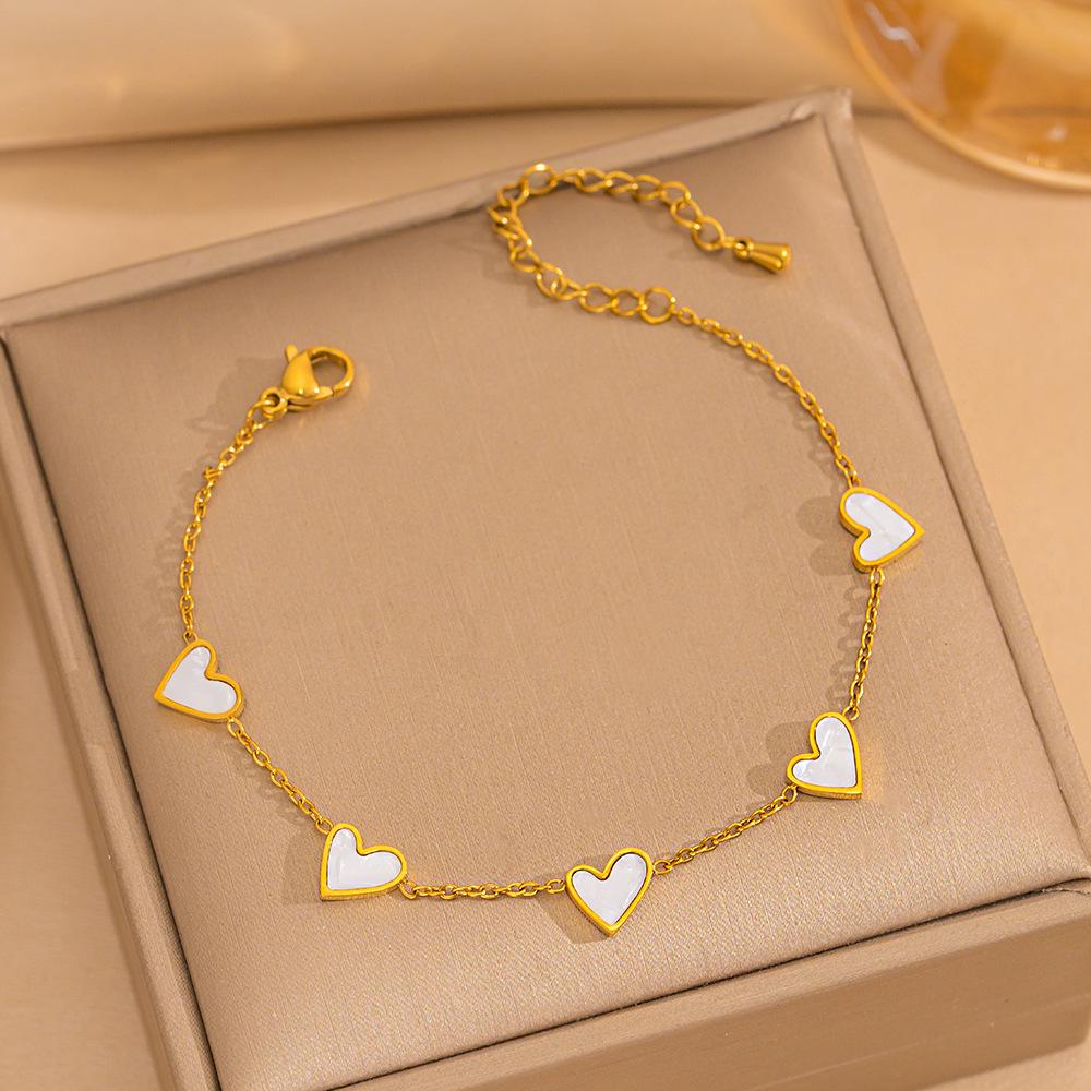 Elegantes 18K vergoldetes Edelstahl-Herzarmband mit weißer Muschel