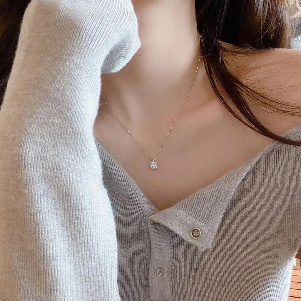 Small Square Diamond Necklace Women's Style Luxury Minimalist Design Clavicle Chain Sweater Chain Pendant