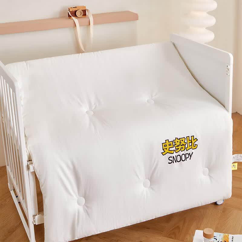 Snoopy Skin-Friendly Travel Cloud Blanket