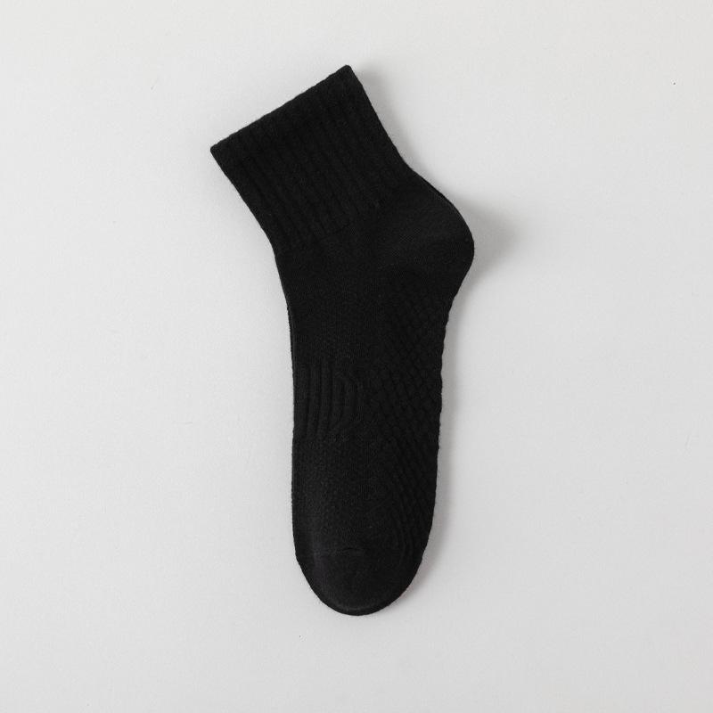 

Antibacterial, Odor-Resistant Mid-Calf Sports Socks - Breathable, Sweat-Absorbent, Simple Fashion for Autumn & Winter One Size чорний