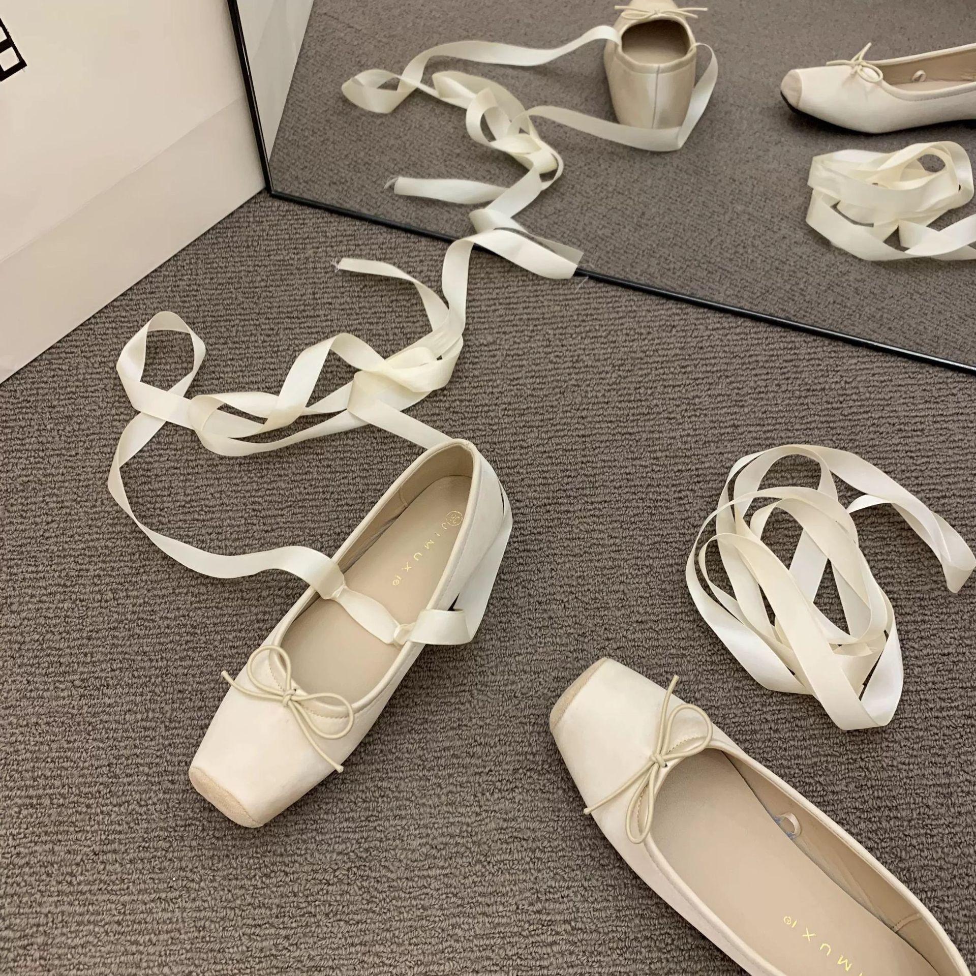 Кружевные завязки на ноге атласные балетки из шелка женские квадратный носок бантик эластичные балетки женские свадебные туфли с цветочным принтом 38EUCN39 2098₽