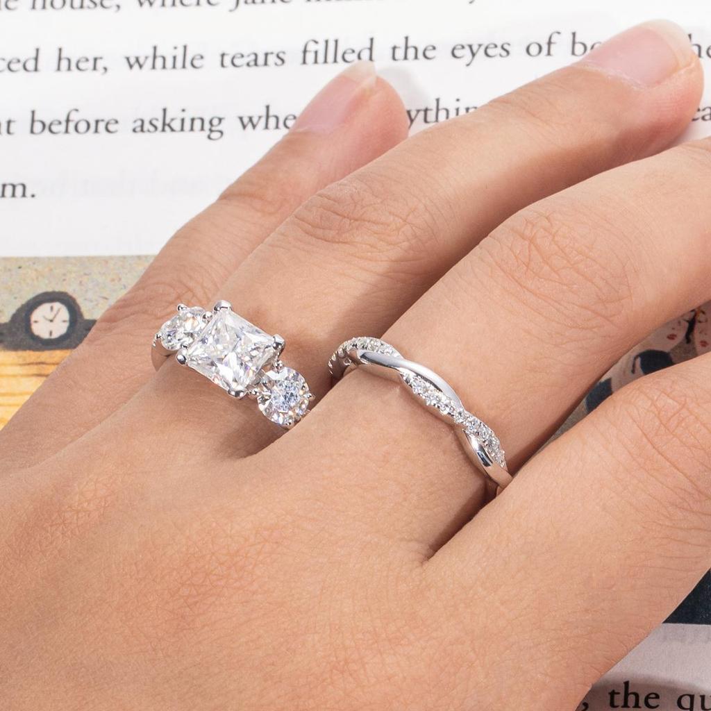 925 Silver Princess Cut Moissanite Ring with Twisted Arm and Four-Claw Setting - Light Luxury, High-End 18k Plated.