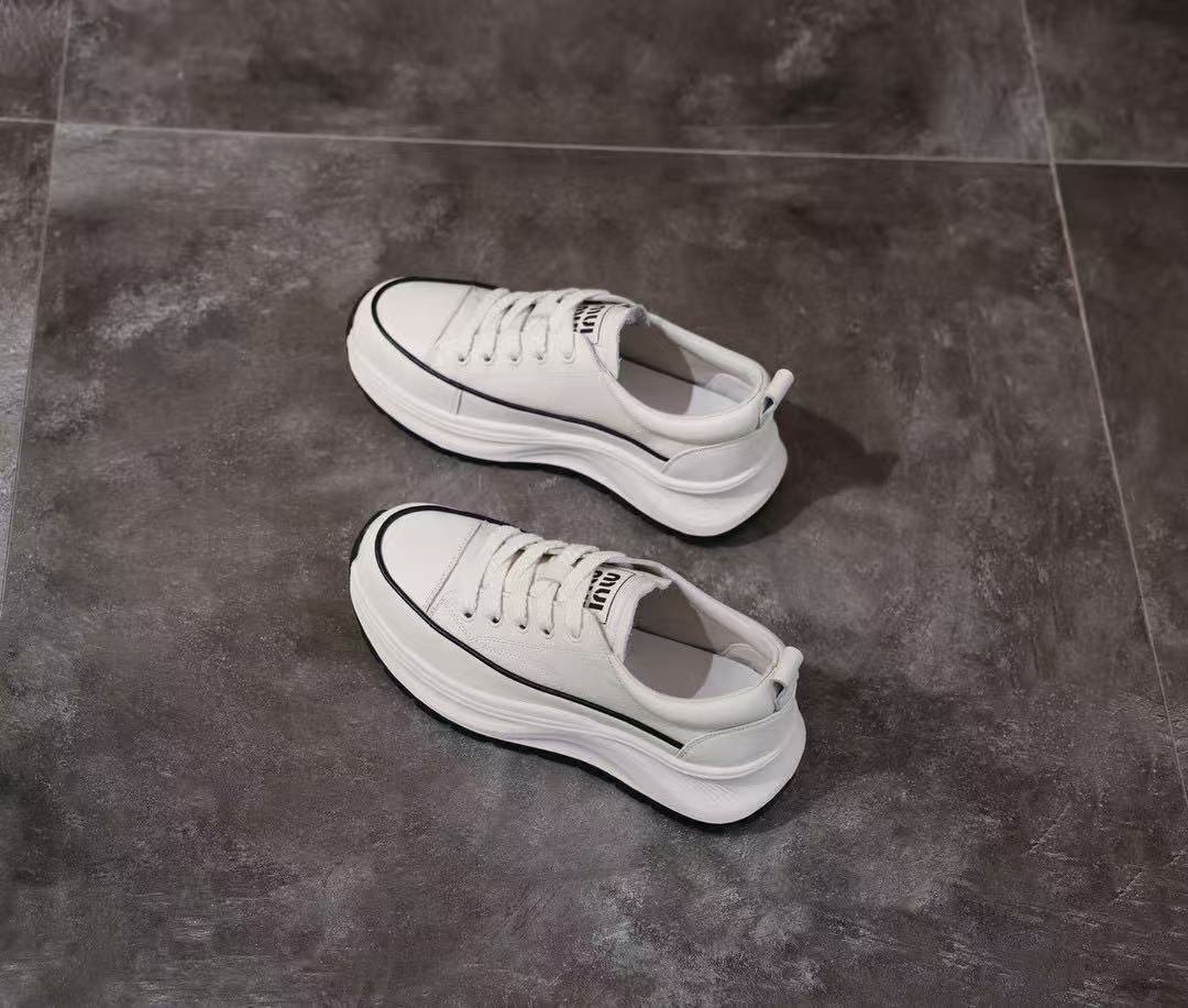

Genuine leather little white shoes for women s autumn students, versatile height-increasing single shoes for women to withdraw from the cabinet 40