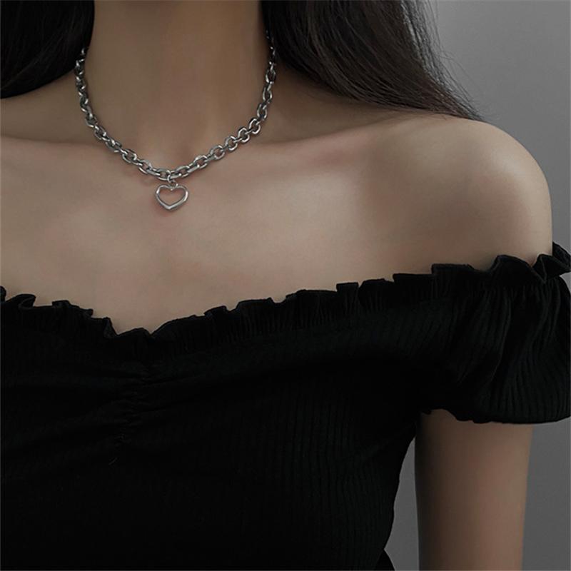 Fashion Love Heart Pendant Choker Necklace for Women Silver Color Clavicle Chain Female Party Jewelry on the Neck New