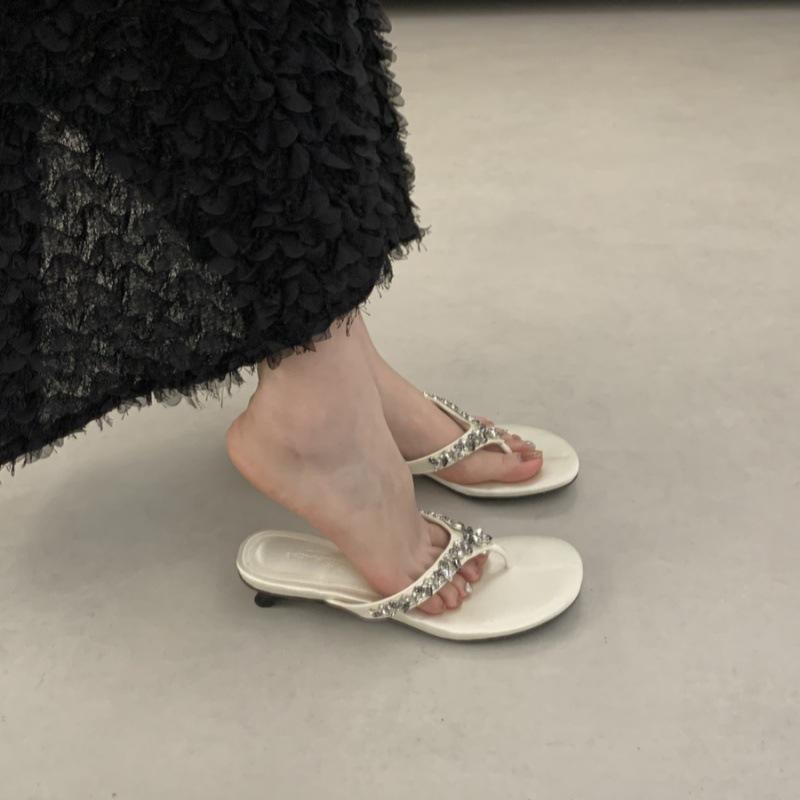 

Хит продаж 2025 Мода Круглый носок Носок-клипса Стразы Мягкая подошва Противоскользящие Износостойкие Низкий каблук Шлепанцы Летние Новые Тапочки 35 абрикосовый