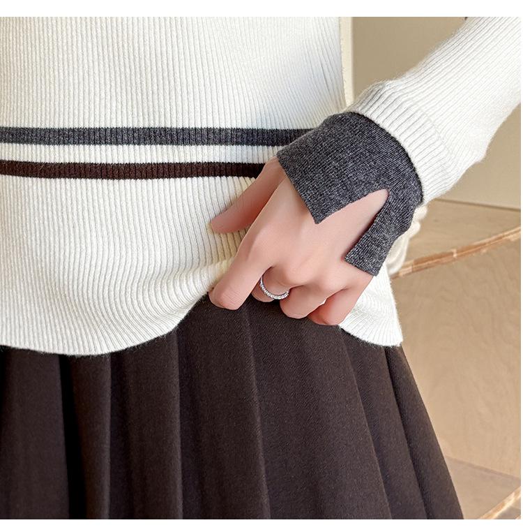 2026 Autumn-Winter Women's Striped Polo Collar Sweater: Versatile Knitwear for Layering
