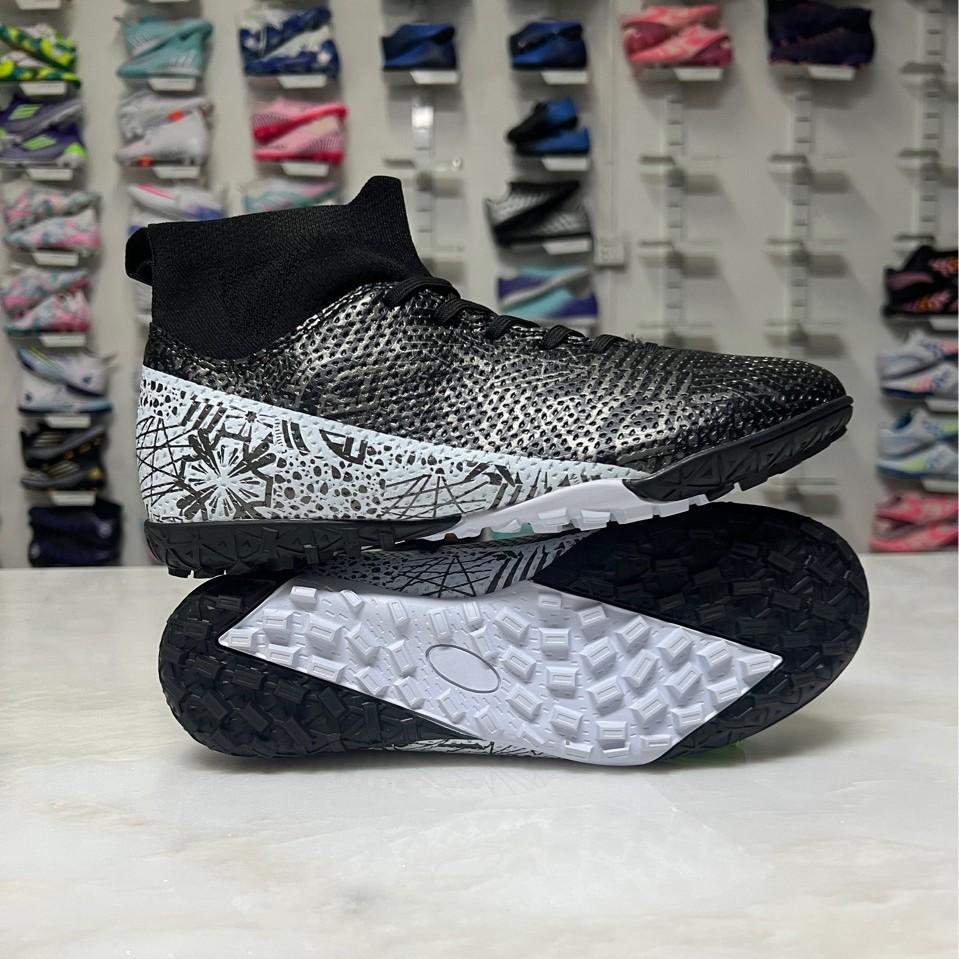 

New high-top football shoes with broken nails for boys and girls, school training balls, long nails, foreign trade sports shoes 32