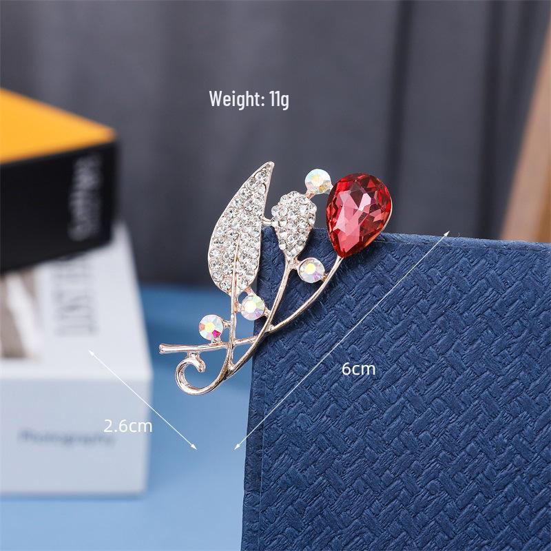 Exquisite Women's Red Flower Brooch – Niche Design, High-End Suit Accessory