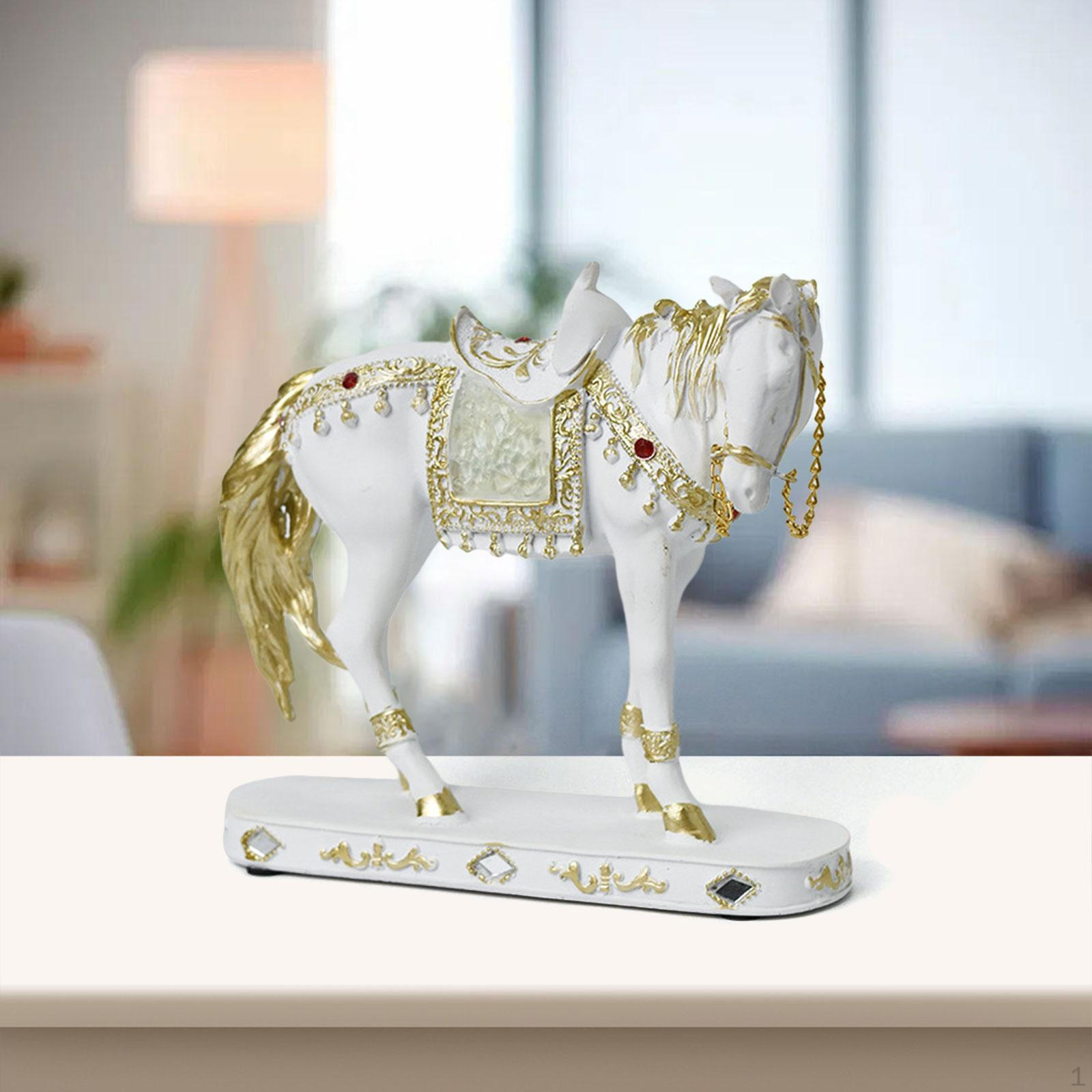 

Элегантная фигурка лошади для домашнего декора белый