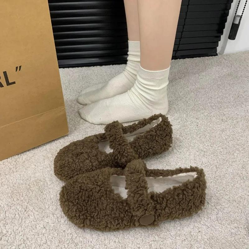 Fashion Winter New Fashion White Furry Beanie Shoes Women Wear French Style Plus Fleece Cotton Shoes Female Fairy Solid Mary Jane Shoes