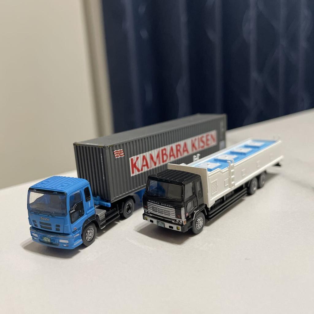 TOMYTEC Scale N Gauge Diecast Model Cars by Isuzu Giga Shipping Container Truck and Nissan Diesel C800 Live Fish Transport Truck of 1/150 (set 2).