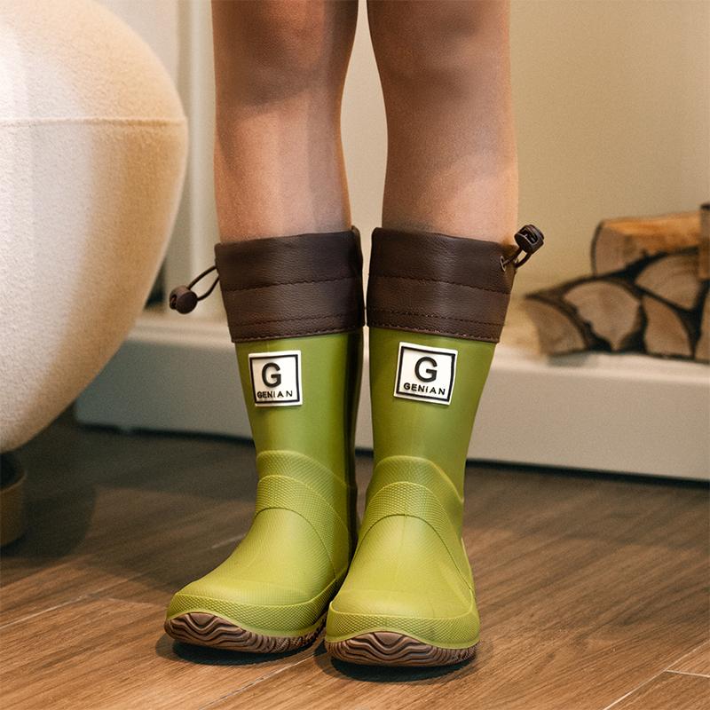 

Stylish cuffed medium-calf rain boots for outdoor wear, waterproof rubber shoes, and outdoor wading shoes 220 зелений
