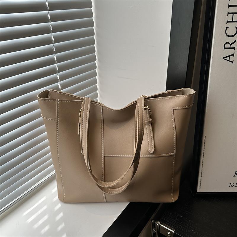 Hong Kong Style Retro Tote Bag for Women's New Korean Style Commuting Bag Fashionable Handheld Large Capacity Shoulder Bag