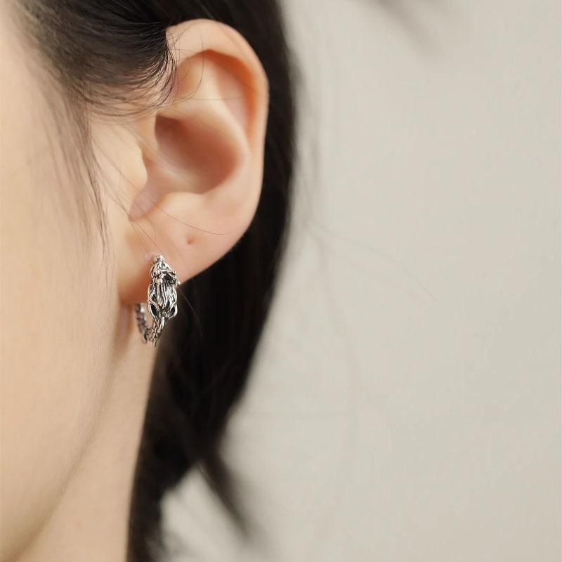 Vintage Schwerindustrieller Drachenohrring Damenmode Tut das Alte Design Nische Leichter Luxus Hundert mit Hochwertigen Ohrringen Festliches Geschenk für Frauen