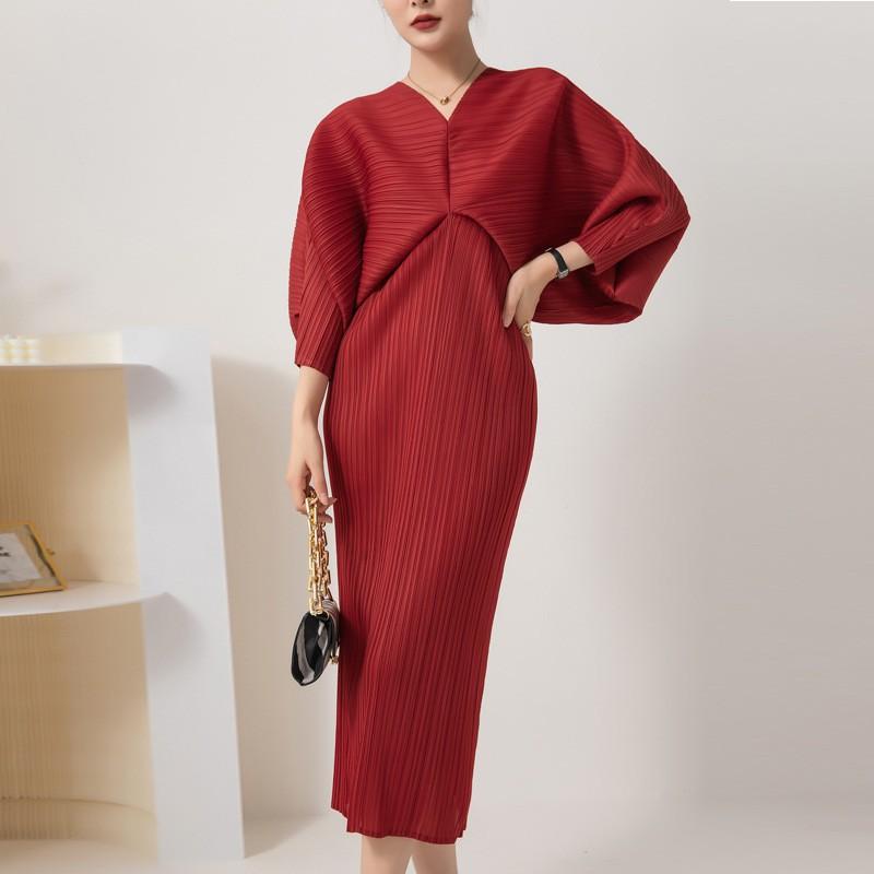 Elegant Pleated Midi Dress With Batwing Sleeves V-Neck Slim Fit Office Wear
