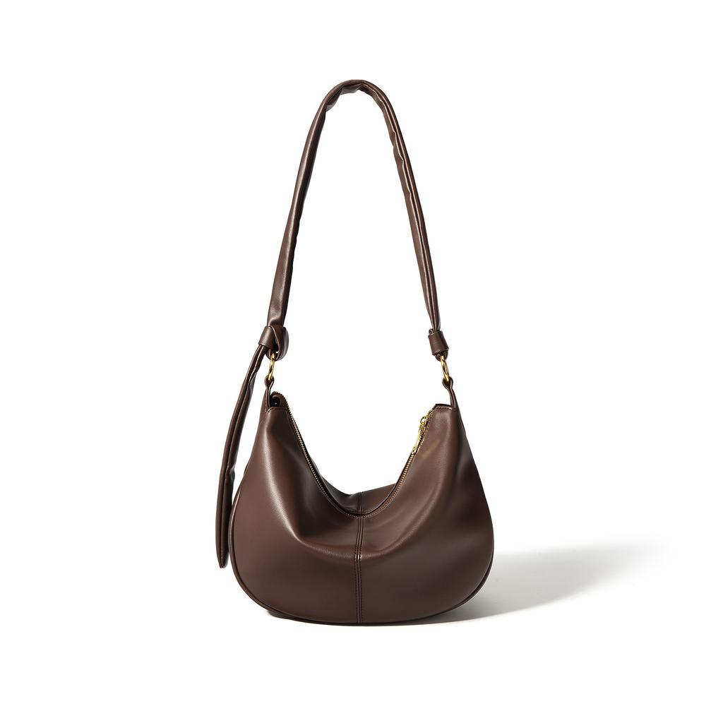 Dumpling bag, simple and large-capacity spring and summer bag, women's niche leather texture, casual soft leather messenger bag, light