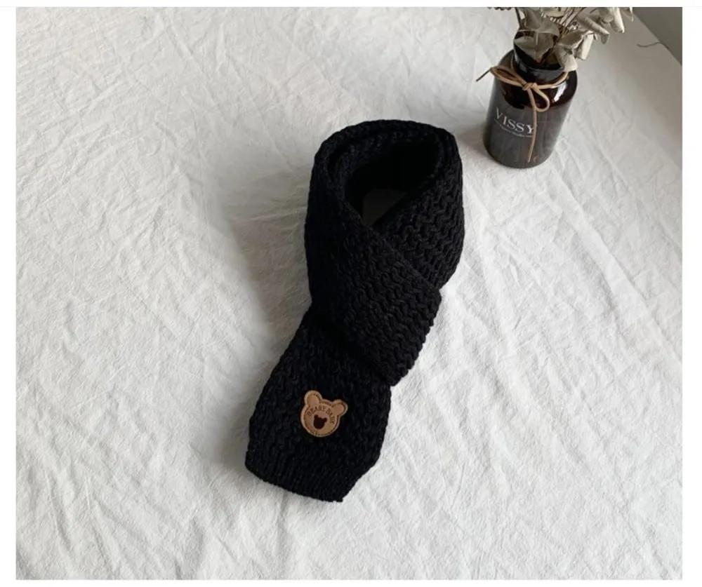 Warm And Thick Korean Knitted Scarf For Children's Neck, Windproof, Solid Color Leather Label Scarf