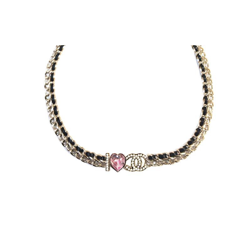 

CHANEL Logo heart-shaped pendant necklace women s gold золотий